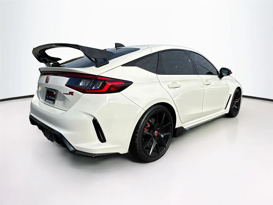 2024 Honda FL5 Civic Type R - Image 11 of 14