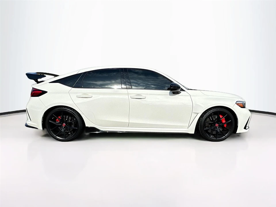2024 Honda FL5 Civic Type R - Image 12 of 14