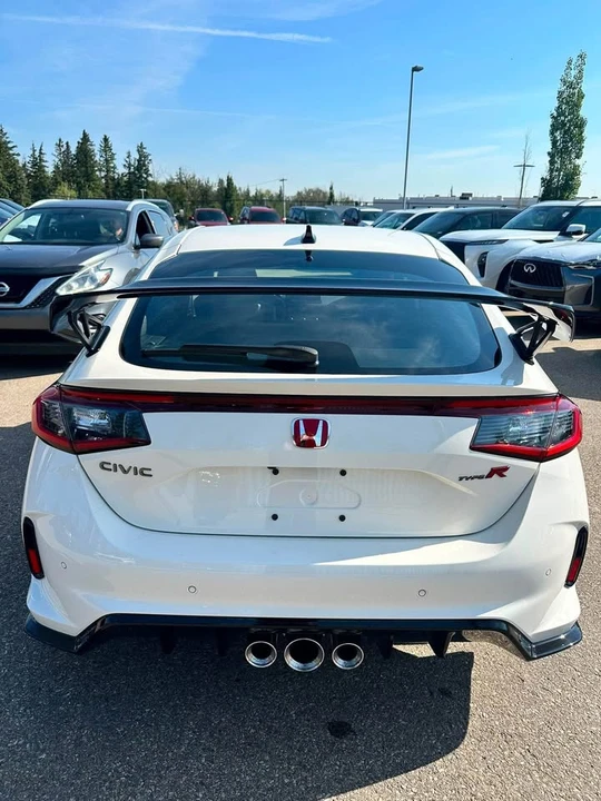 2024 Honda FL5 Civic Type R - Image 11 of 14