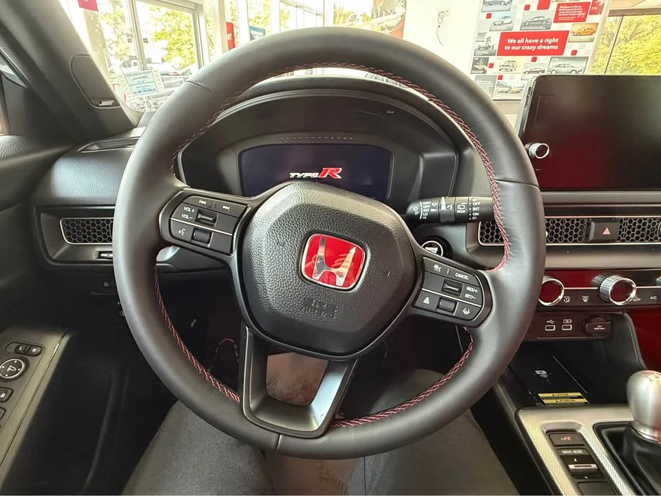 2024 Honda FL5 Civic Type R - Image 15 of 20