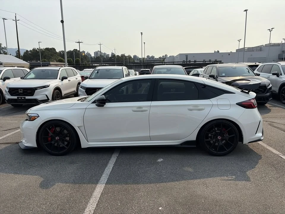 2024 Honda FL5 Civic Type R - Image 3 of 11