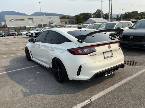 2024 Honda FL5 Civic Type R - Image 4 of 11