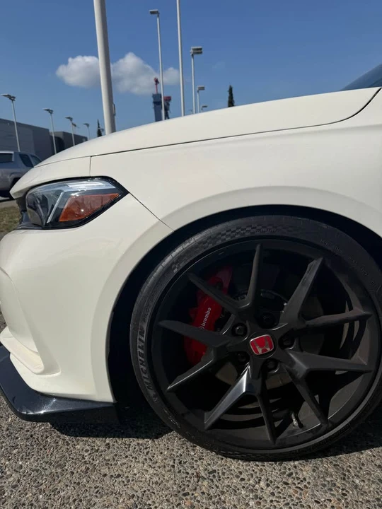 2024 Honda FL5 Civic Type R - Image 11 of 12