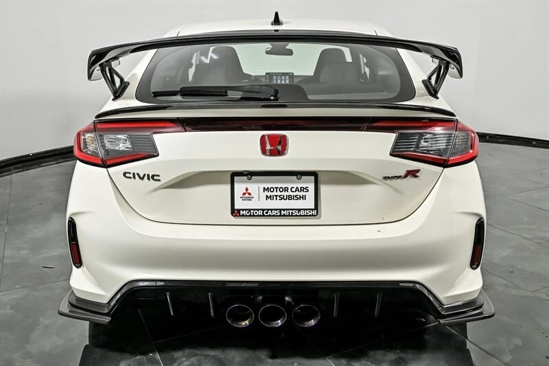 2024 Honda FL5 Civic Type R - Image 8 of 29