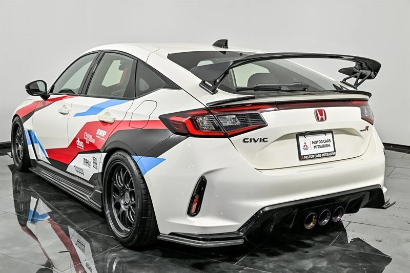 2024 Honda FL5 Civic Type R - Image 7 of 29