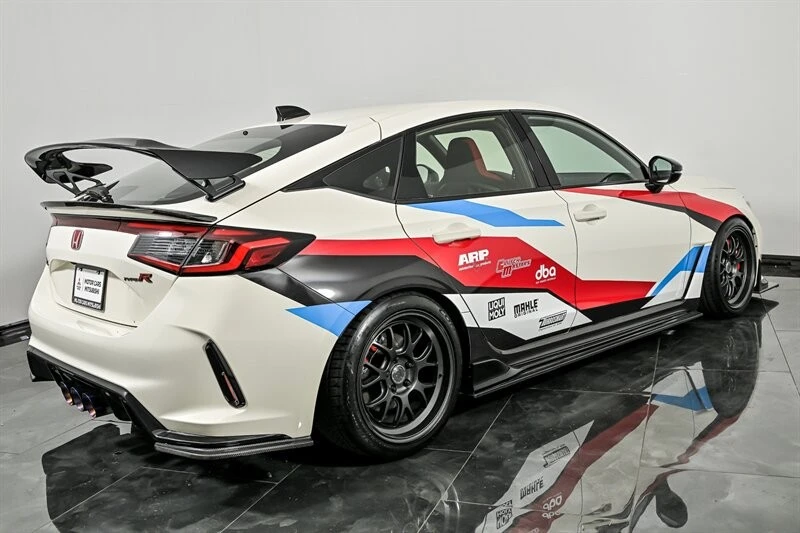 2024 Honda FL5 Civic Type R - Image 9 of 29