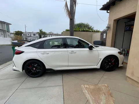 2024 Honda FL5 Civic Type R - Image 2 of 8