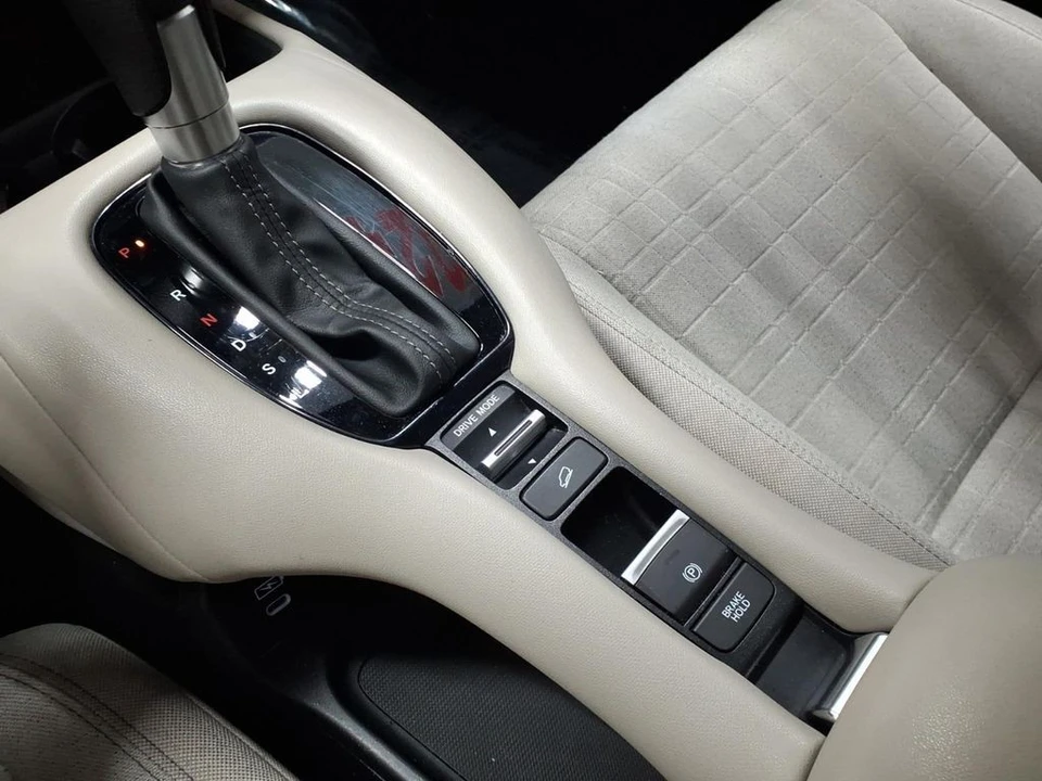 2024 Honda HR-V 3rd Gen - Image 14 of 21