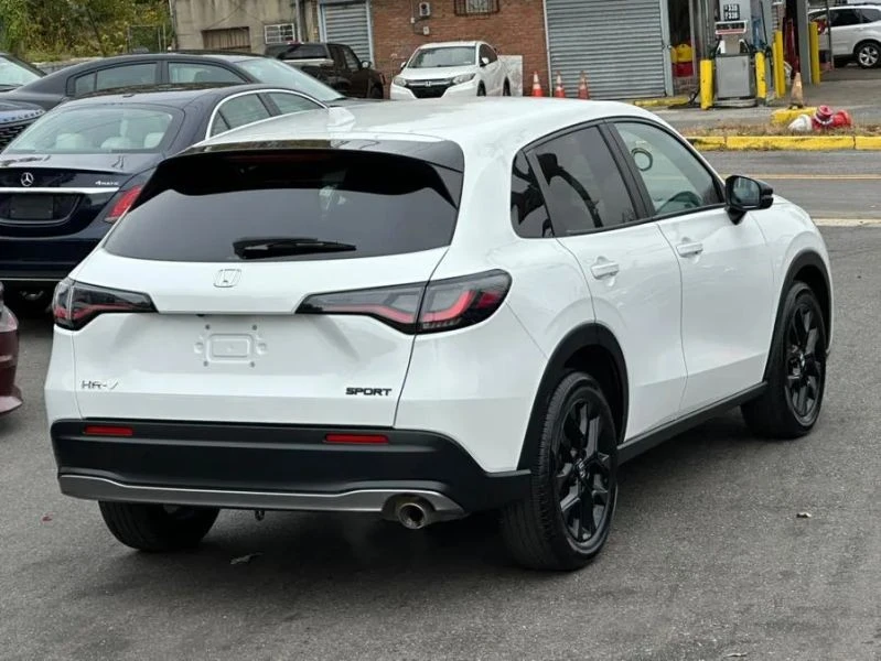2024 Honda HR-V 3rd Gen - Image 10 of 12