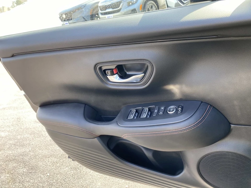 2024 Honda HR-V 3rd Gen - Image 18 of 21
