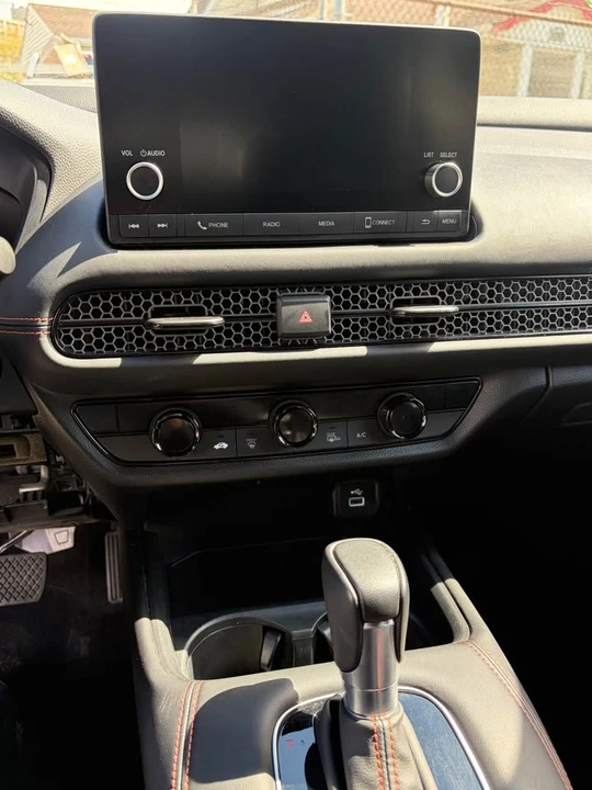 2024 Honda HR-V 3rd Gen - Image 15 of 19