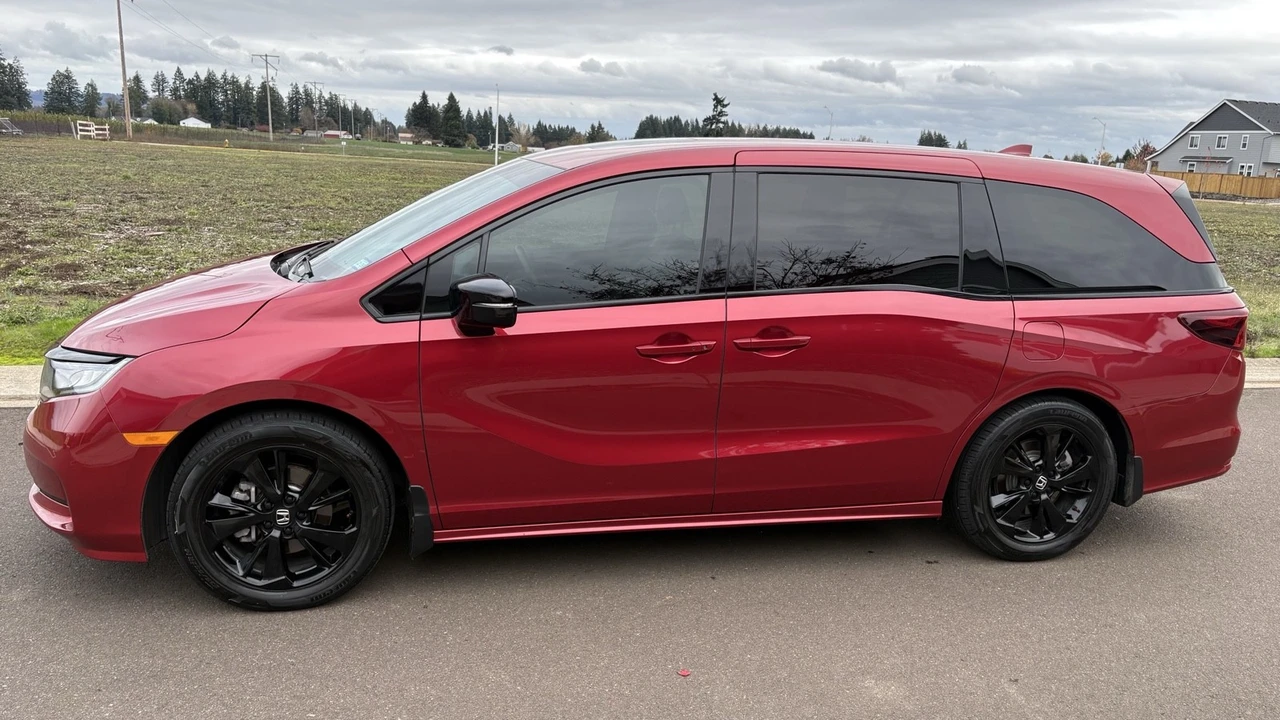 2024 Honda Odyssey - Image 2 of 20