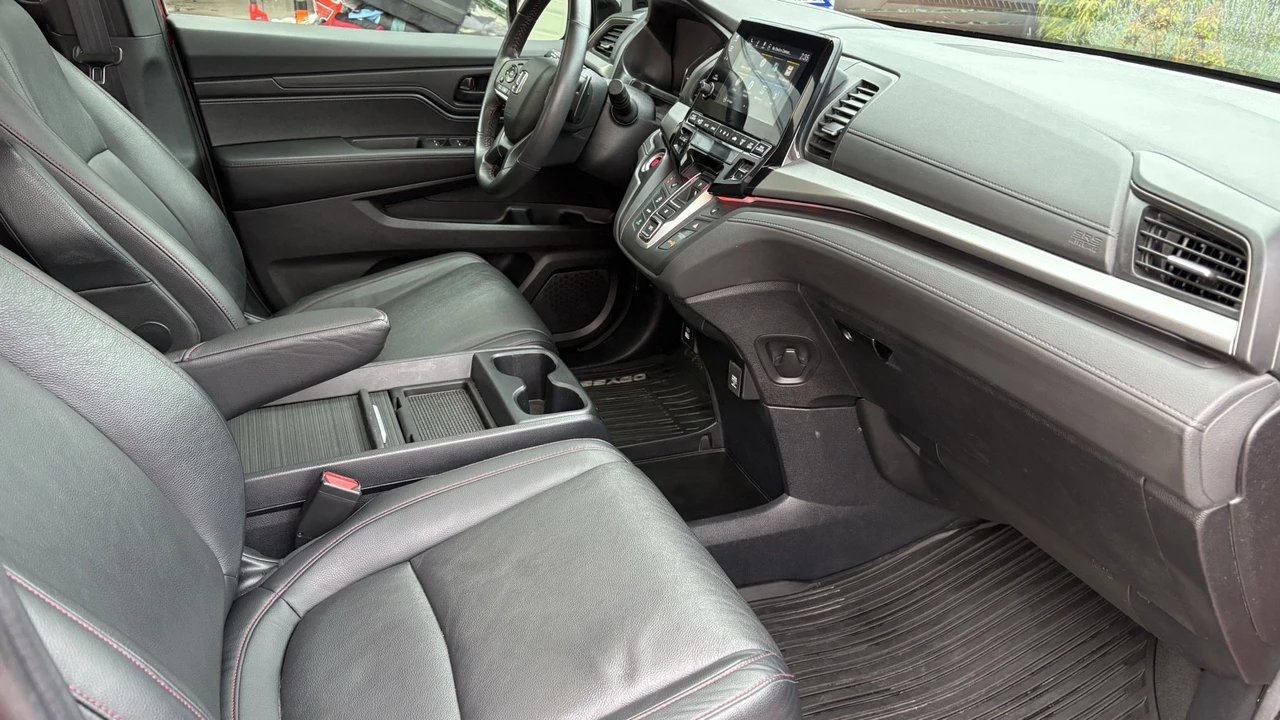 2024 Honda Odyssey - Image 15 of 20