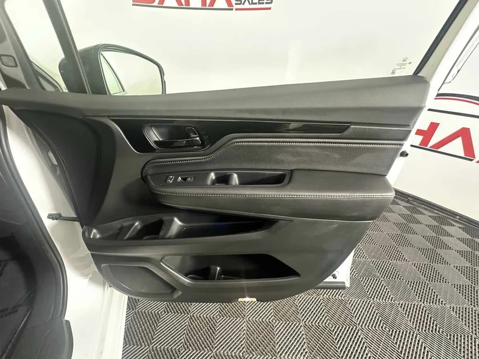 2024 Honda Odyssey - Image 16 of 21