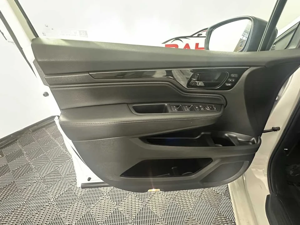 2024 Honda Odyssey - Image 15 of 21