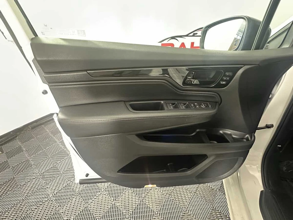 2024 Honda Odyssey - Image 15 of 21