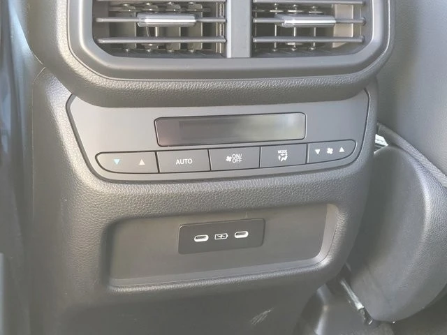 2024 Honda Pilot 4th Gen - Image 16 of 21