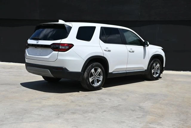 2024 Honda Pilot 4th Gen - Image 5 of 21