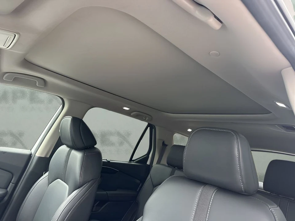 2024 Honda Pilot 4th Gen - Image 11 of 21
