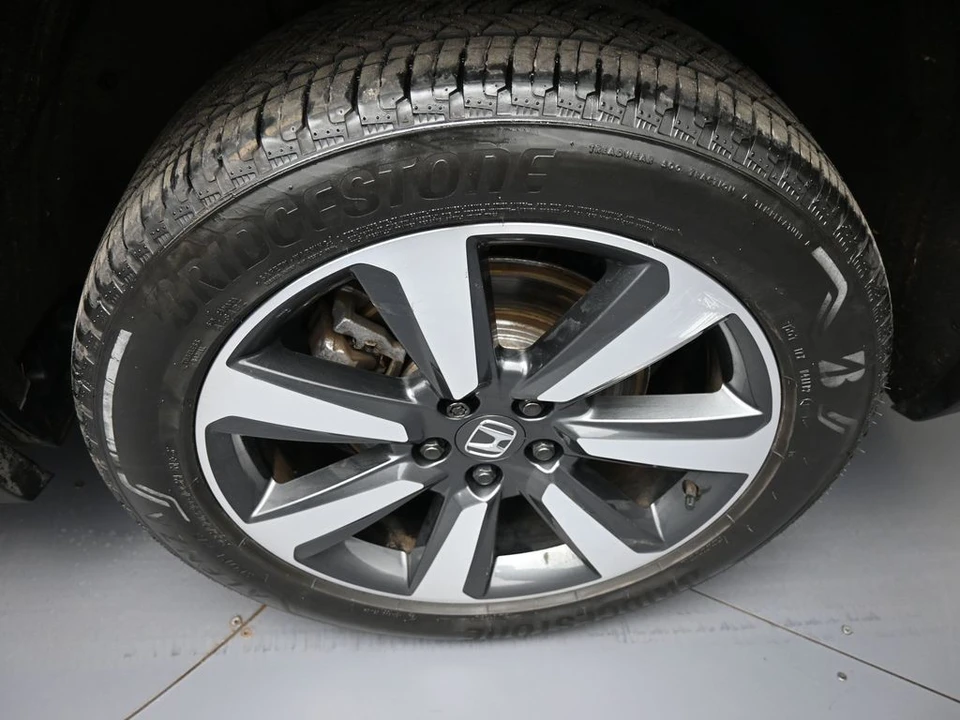 2024 Honda Pilot 4th Gen - Image 15 of 21