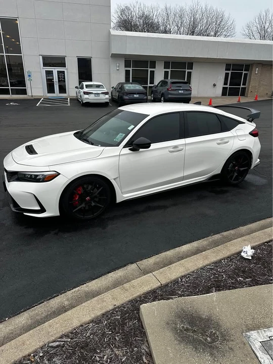 2024 Honda FL5 Civic Type R - Image 2 of 9