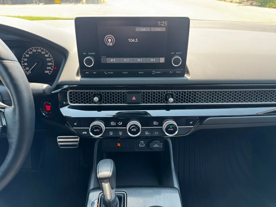 2024 Honda Civic 11th Gen - Image 15 of 19