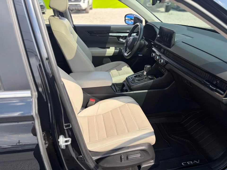 2024 Honda CR-V 6th Gen - Image 8 of 10