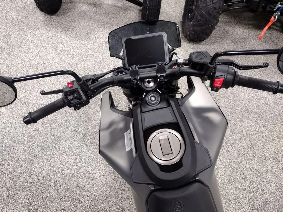 2024 Husqvarna - Image 4 of 5
