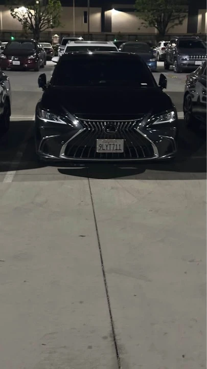 2024 Lexus ES 7th Gen - Image 7 of 8