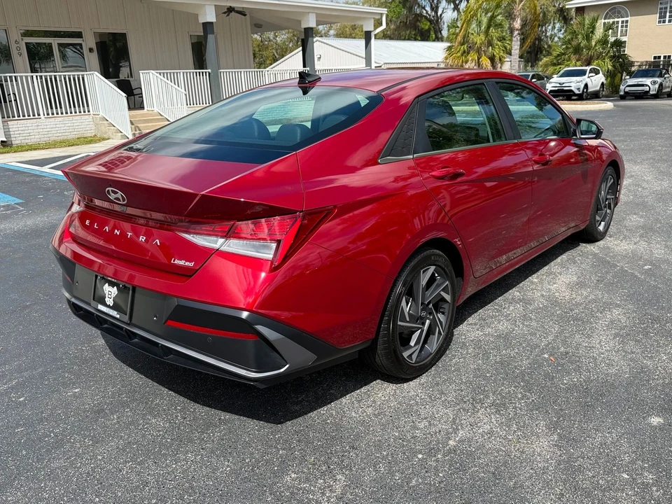 2024 Hyundai Elantra - Image 11 of 12