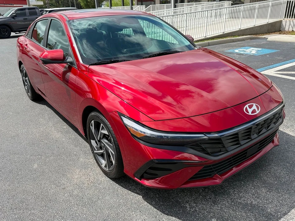 2024 Hyundai Elantra - Image 10 of 12