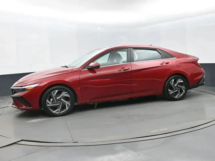 2024 Hyundai Elantra - Image 5 of 12