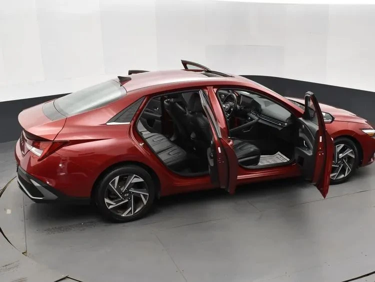 2024 Hyundai Elantra - Image 6 of 12