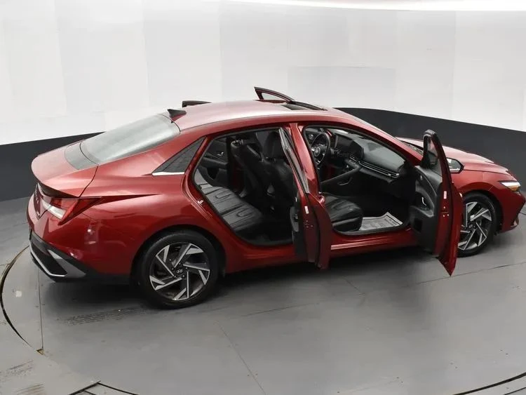 2024 Hyundai Elantra - Image 6 of 12