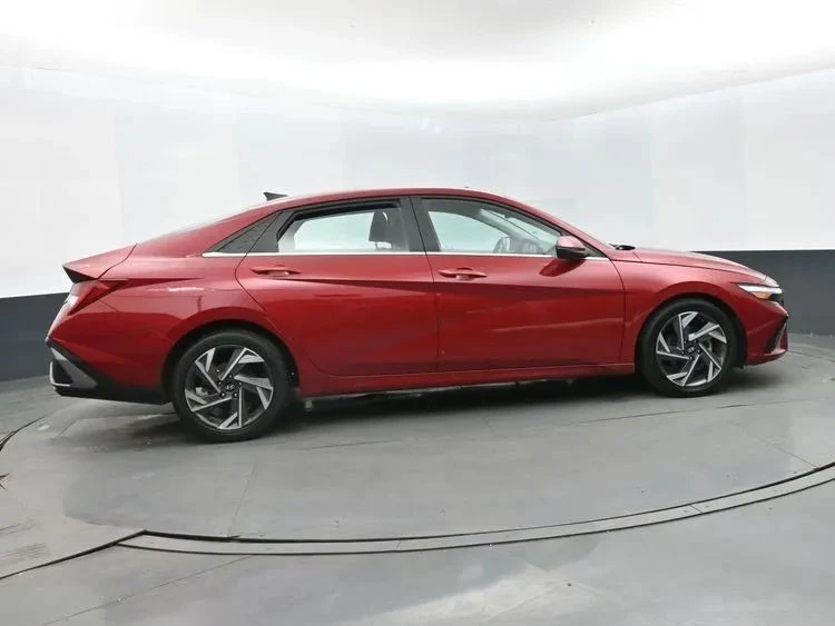 2024 Hyundai Elantra - Image 4 of 12