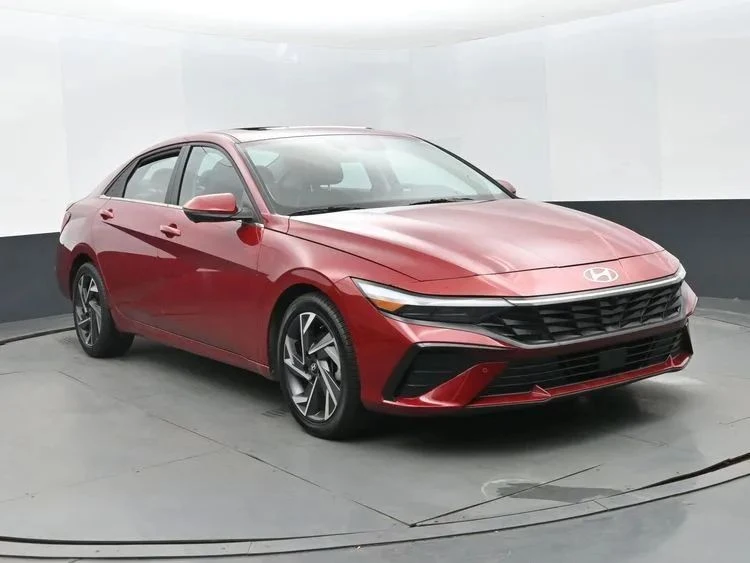 2024 Hyundai Elantra - Image 2 of 12