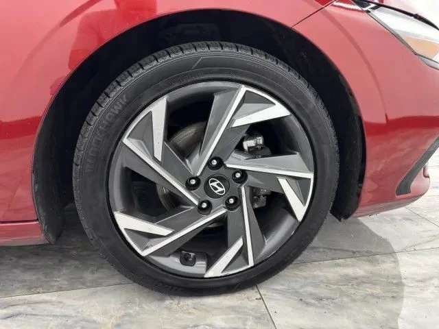 2024 Hyundai Elantra - Image 10 of 12