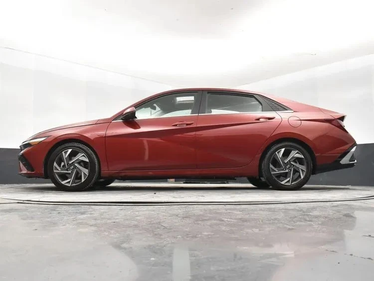 2024 Hyundai Elantra - Image 12 of 12