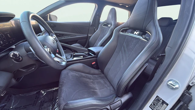 2024 Hyundai Elantra - Image 12 of 31