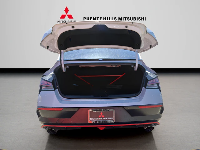 2024 Hyundai Elantra - Image 9 of 31