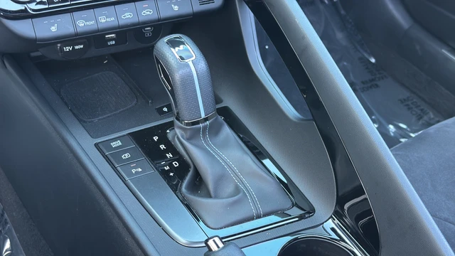 2024 Hyundai Elantra - Image 20 of 31