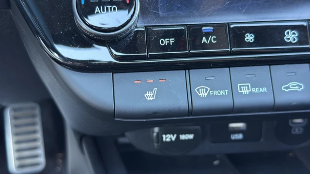 2024 Hyundai Elantra - Image 19 of 31