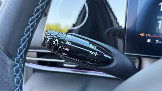 2024 Hyundai Elantra - Image 16 of 31