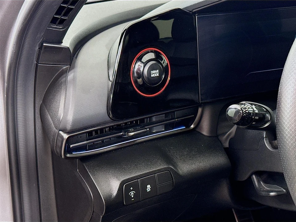 2024 Hyundai Elantra - Image 10 of 21