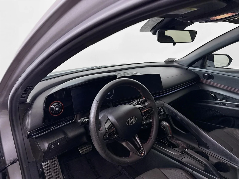 2024 Hyundai Elantra - Image 9 of 21