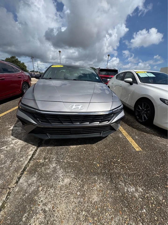 2024 Hyundai Elantra - Image 2 of 9