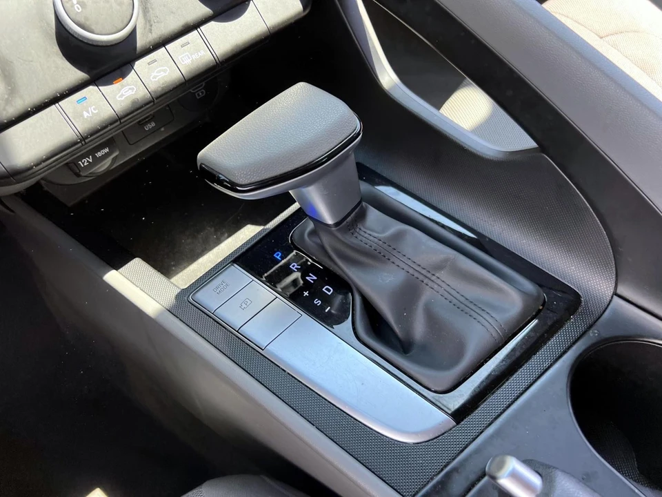 2024 Hyundai Elantra - Image 17 of 21