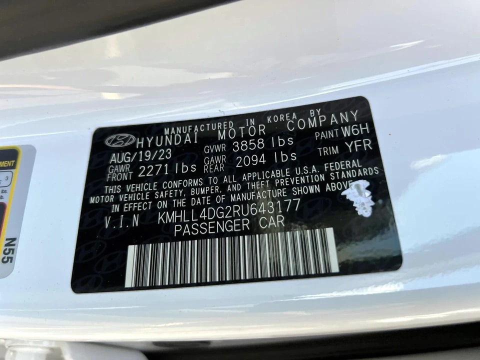 2024 Hyundai Elantra - Image 16 of 21