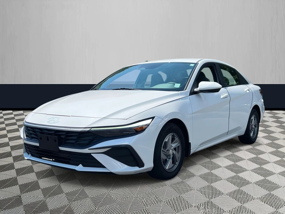 2024 Hyundai Elantra - Image 2 of 21