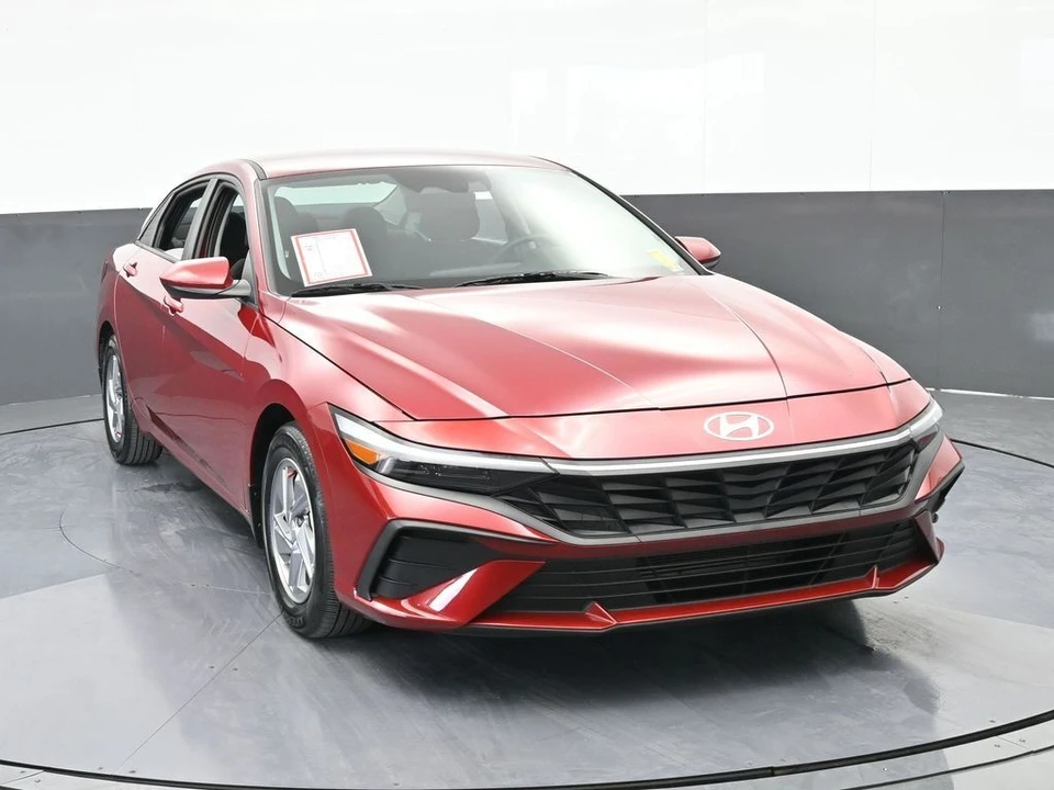 2024 Hyundai Elantra - Image 9 of 12